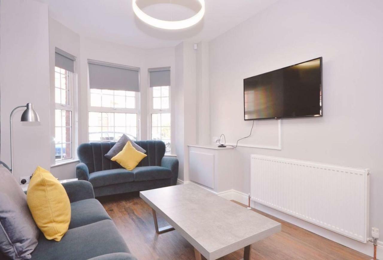 Queens Quarter Townhouse 2 Belfast Bagian luar foto