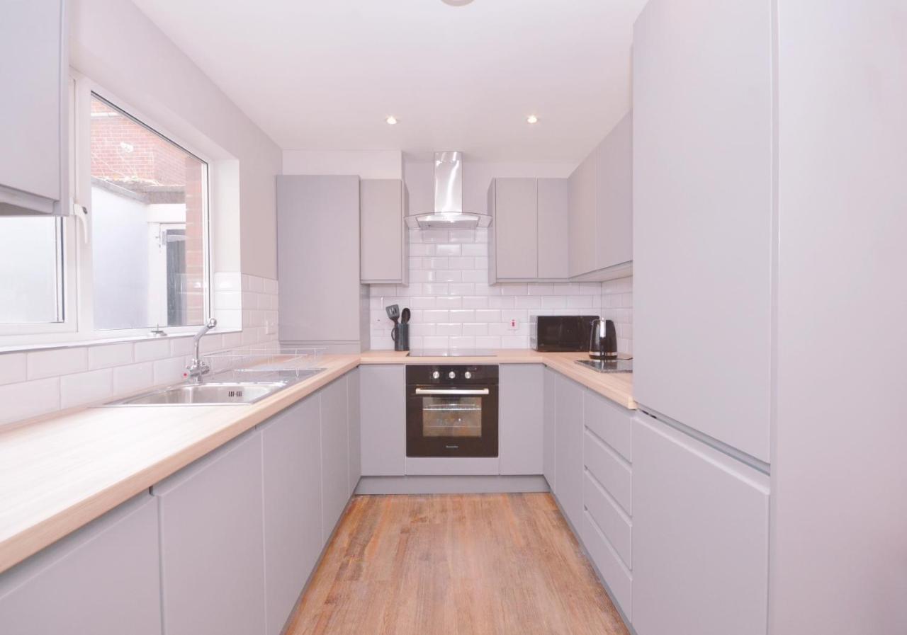 Queens Quarter Townhouse 2 Belfast Bagian luar foto