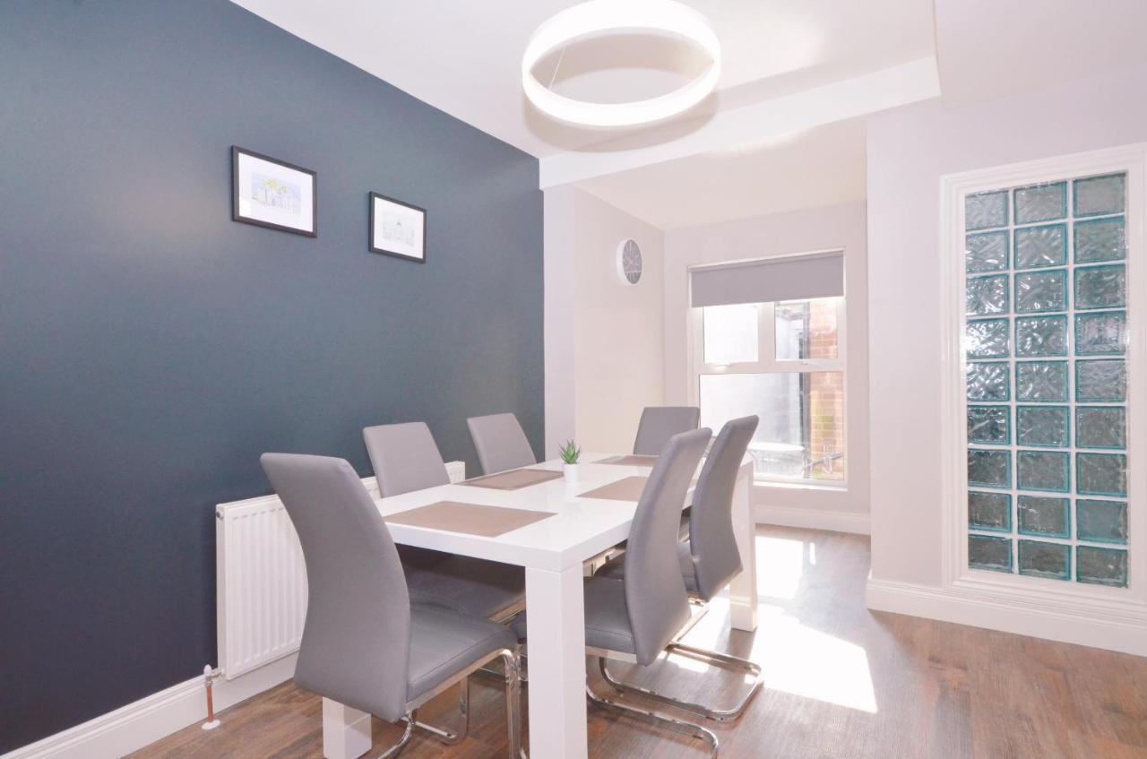 Queens Quarter Townhouse 2 Belfast Bagian luar foto