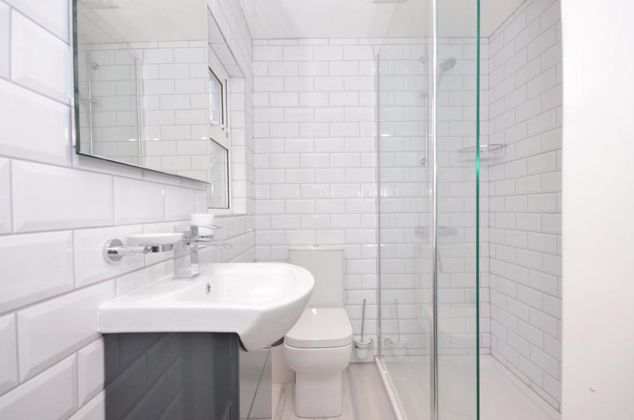 Queens Quarter Townhouse 2 Belfast Bagian luar foto